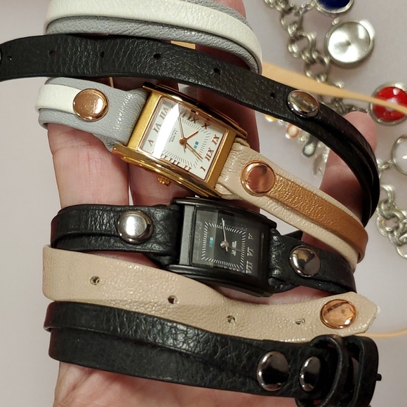 Lot of 6 watches flip flops, wraps, a cuff & charm bracelet all need batteries - Picture 2 of 11